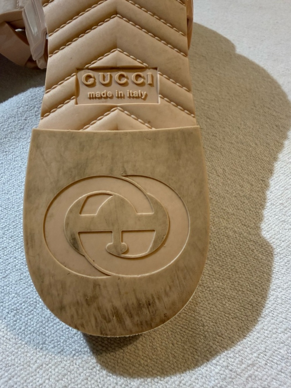 Gucci Beige Chain-Link Buckle Slide Sandals - Picture 16 of 16